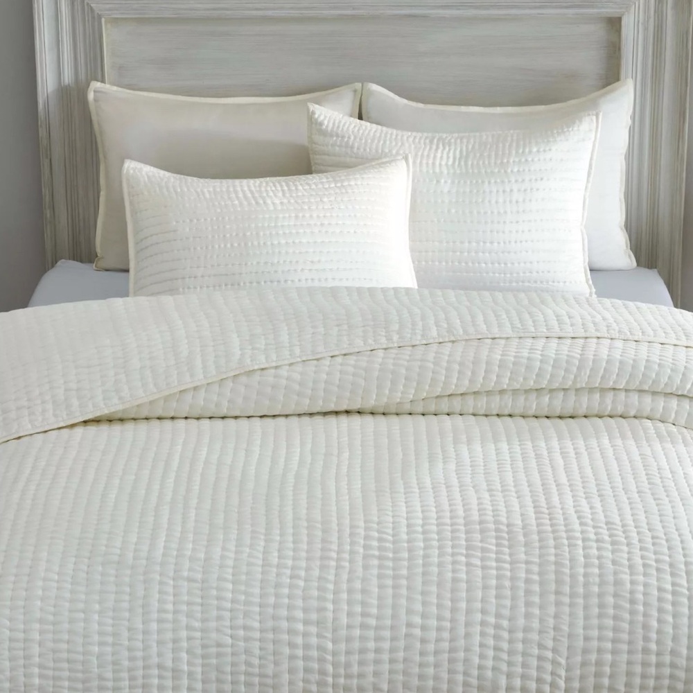 100% silk Banana Republic Home hand stitched quilt  and 2 king shams